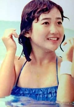 G*6様 岡田有希子の水泳大会での貴重なオフショット10枚A4写真