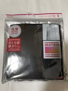 ユニクロ 極暖 ヒートテック　タートルネックのサムネイル