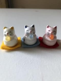 猫の置物のサムネイル