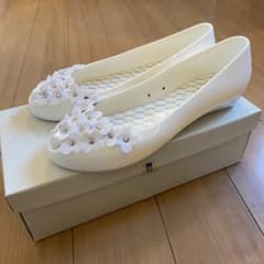 ANTEPRIMA 花飾り ホワイト フラットシューズ 23.5cmのサムネイル