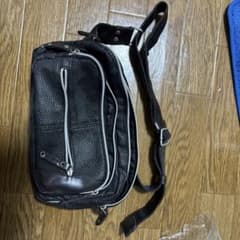 メンズ ボディバッグ ブラック レザー調のサムネイル