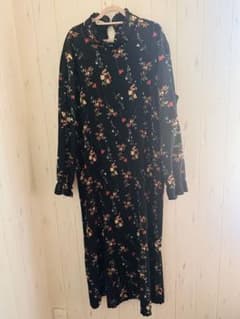 花柄 ロングワンピース ブラックのサムネイル