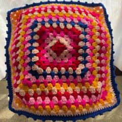 ハンドメイド】マルチカバー☆グラニースクエア - メルカリ