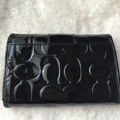 COACHの三つ折り財布のサムネイル