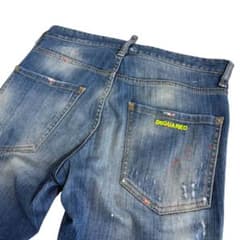 DSQUARED2 ディースクエアード ネオンボタン メタルロゴ デニムパンツ DSQUARED2 ディースクエアード ネオンボタン メタルロゴ デニムパンツ