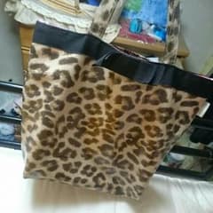 ヒョウ柄バッグのサムネイル