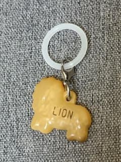 たべっ子どうぶつ めじるしアクセサリー LION ライオン キーホルダーのサムネイル