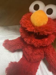エルモ　ユニバ　ぬいぐるみ　セサミストリートのサムネイル