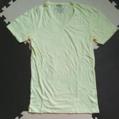 Vネック Tシャツ　美品　メンズ Bershka ベルシュカ Lのサムネイル