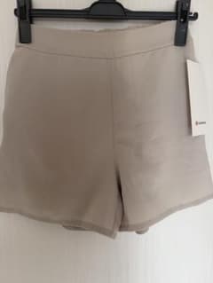 【新品タグ付】lululemon FlatFront Relaxed Shortのサムネイル