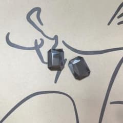 ⑧ブラックビジューピアスのサムネイル