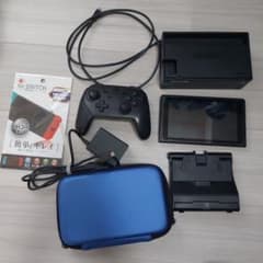 Nintendo Switch 本体と周辺機器セットのサムネイル