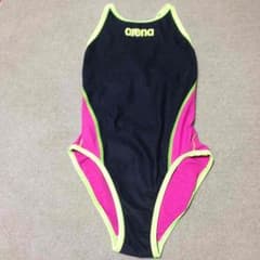 美品♡arena水着のサムネイル