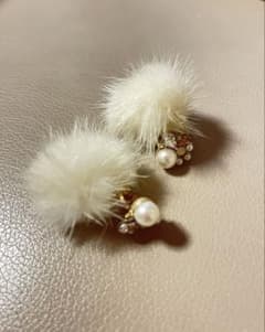 ファー付きパールイヤリングのサムネイル