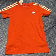 adidasのサムネイル