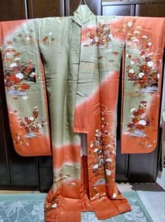 美品 正絹縮緬 振袖 駒刺繍 金彩 藤花 御所車 成人式 晴れ着 正絹 駒刺繍 花御所車模様 お振袖 美品 - メルカリ
