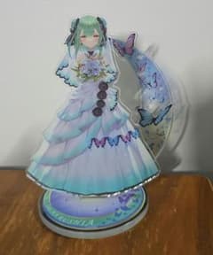 潤羽るしあ誕生日記念2022花嫁アクリルスタンドのサムネイル
