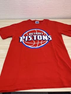 NBA デトロイト・ピストンズ 大判ロゴ Tシャツ（Sサイズ）レッドのサムネイル