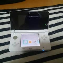 任天堂3DS 本体のみ ジャンクのサムネイル