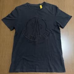 MONCLER エンボスロゴ Tシャツ ブラックのサムネイル