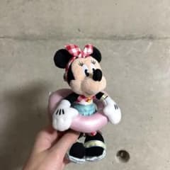 ディズニーリゾート スイスイサマー ミニー ぬいぐるみバッジ 2022