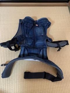 抱っこ紐　キューズベリーnico デニム　美品のサムネイル