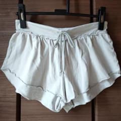 FREED アイボリー ショートパンツ Mサイズのサムネイル