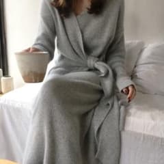 着痩せ効果抜群♡ノットデザインカシュクールニットワンピース♪グレー 大きいサイズのサムネイル