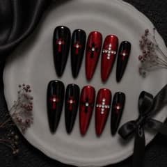 現品限定】M 闇赤クロス×強めゴシックネイル‎ 地雷 バンギャ - メルカリ