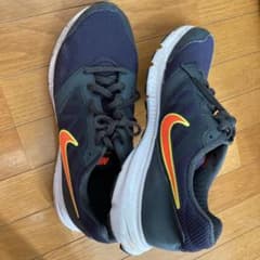 NIKE ナイキ スニーカー　黒&オレンジのサムネイル