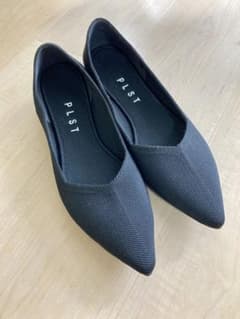 【美品】リサイクルニットエアリーパンプス　黒のサムネイル