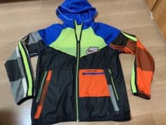 NIKE マウンテンパーカーのサムネイル