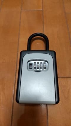 【rai様専用】キーボックス　鍵　ボックス　4桁ダイヤル式　防犯キーボックスのサムネイル