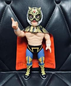メディコム・トイ　ソフビ　初代タイガーマスク　フィギュアのサムネイル
