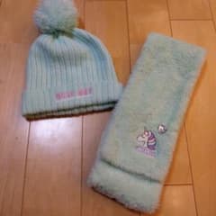 ユニコーン刺繍付きニット帽とスヌードセットのサムネイル