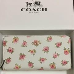 すんすん様専用新品未使用コーチ フローラル ラウンドファスナー 長財布のサムネイル