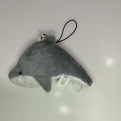 イルカ ぬいぐるみ マスコット グレー ストラップ付きのサムネイル
