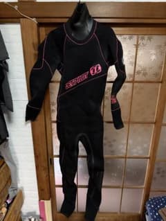 ウェットドライ　ドライスーツ　希少JETPILOT ブラック ピンクのサムネイル