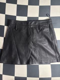 ZARA フェイクレザー ミニスカート ブラックのサムネイル