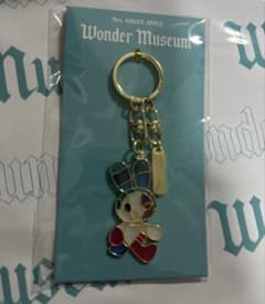 ワンダーミュージアム アンラブレス ステンドグラスキーホルダー