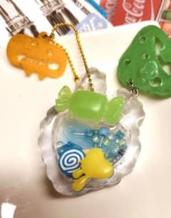 レジン シェイカーキーホルダー じゃらじゃら うさぎのサムネイル