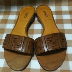 【FENDI】フェンディ サンダルのサムネイル