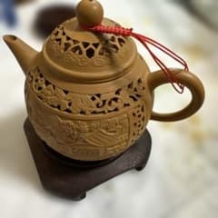 中型茶器 陶器 彫刻模様 茶こし付き　透かし彫りのサムネイル