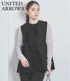 未使用 UNITED ARROWS P イレギュラーフリル ベスト ブラック - メルカリ