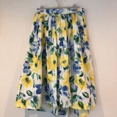 新品・未使用♡花柄スカート　フレアスカート　水彩画のサムネイル