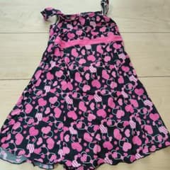 女の子向け ワンピース水着 黒とピンクのハート柄のサムネイル