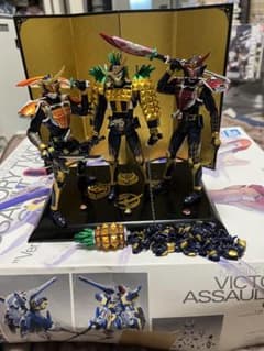 shフィギュアーツ仮面ライダー鎧武シリーズ24体バイク2台初回特典台座 shフィギュアーツ仮面ライダー鎧武シリーズ24体バイク2台初回特典台座