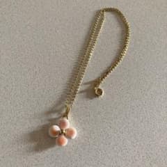 ピンクの花　ネックレスのサムネイル
