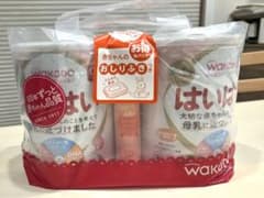 WAKODO はいはい　粉ミルク 810g 2缶セット　おしりふきつきのサムネイル