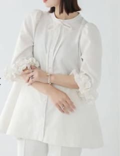 fitmore フィットモア ボリュームフリルスリーブブラウスのサムネイル